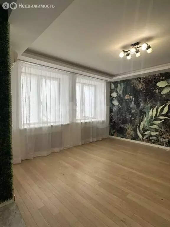 2-комнатная квартира: Волгоград, улица им. Циолковского, 29 (82.9 м) - Фото 0