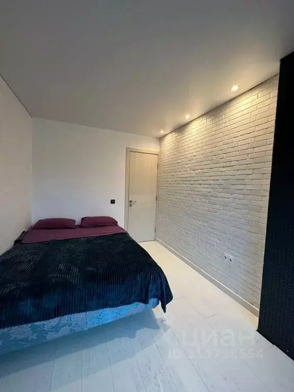 2-к кв. Приморский край, Владивосток Пихтовая ул., 21Б (40.0 м) - Фото 1