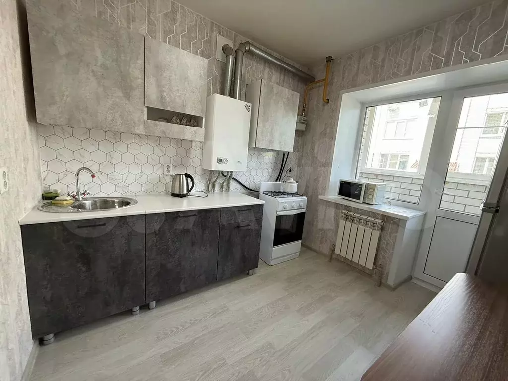 1-к. квартира, 36 м, 1/3 эт. - Фото 0