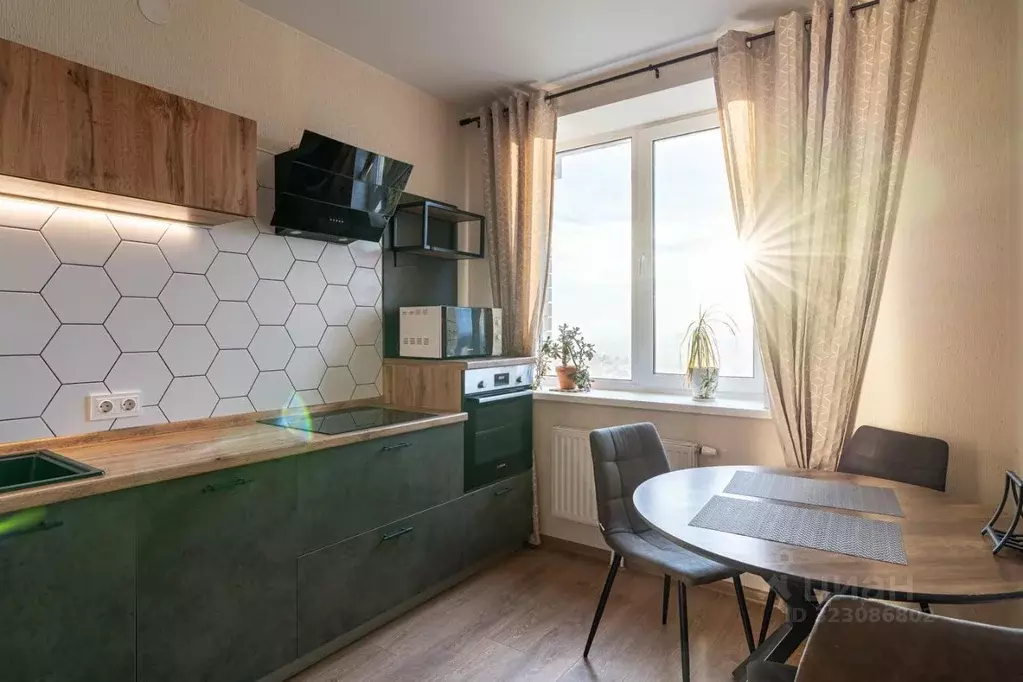 1-к кв. Татарстан, Казань ул. Рауиса Гареева, 102к2 (35.3 м) - Фото 0