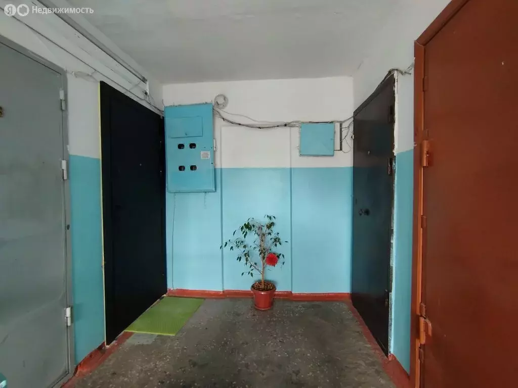 3-комнатная квартира: Минусинск, улица Ванеева, 6 (59 м) - Фото 1