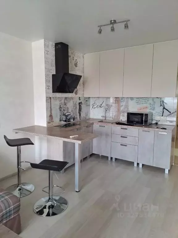 Студия Томская область, Томск ул. Сергея Вицмана, 37 (33.0 м) - Фото 1