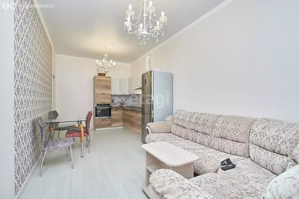 1-комнатная квартира: Тюмень, улица Короленко, 12 (53 м) - Фото 2