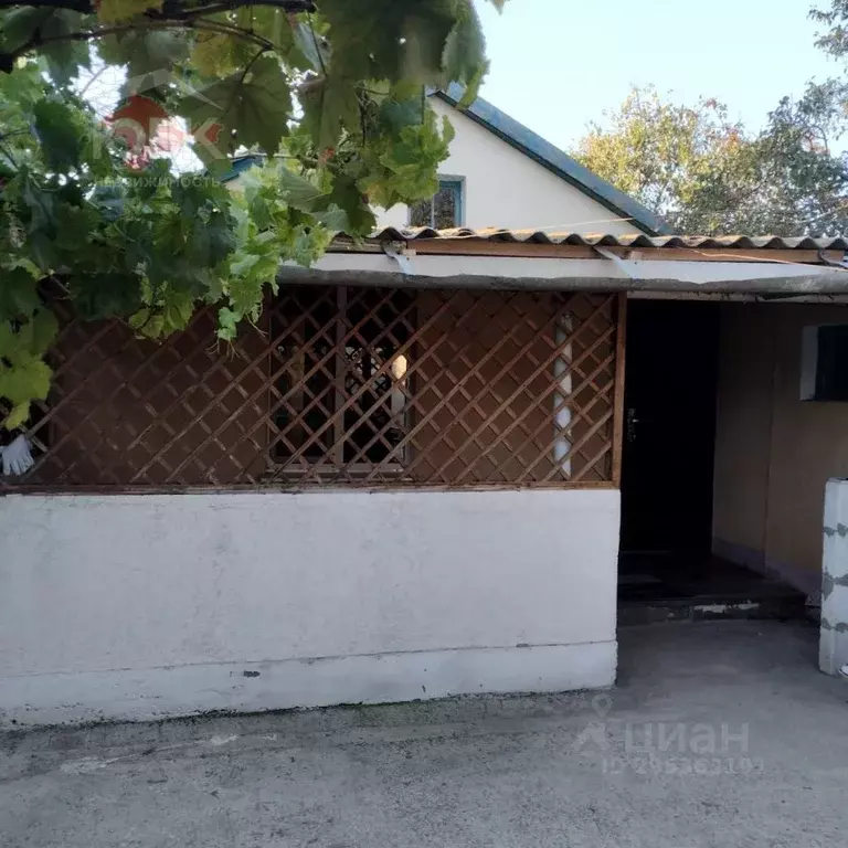 Дом в Крым, Сакский район, Штормовское с/пос, с. Хуторок ул. Степная, ... - Фото 1