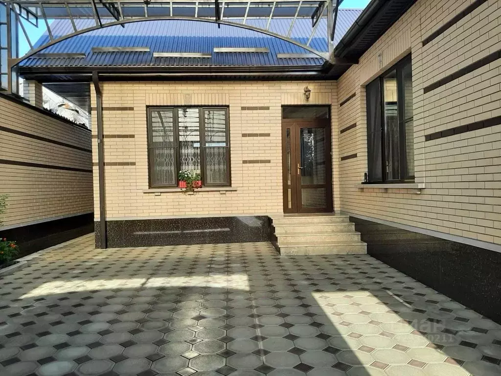 Дом в Северная Осетия, Владикавказ ул. Земнухова, 1/10 (120 м) - Фото 1