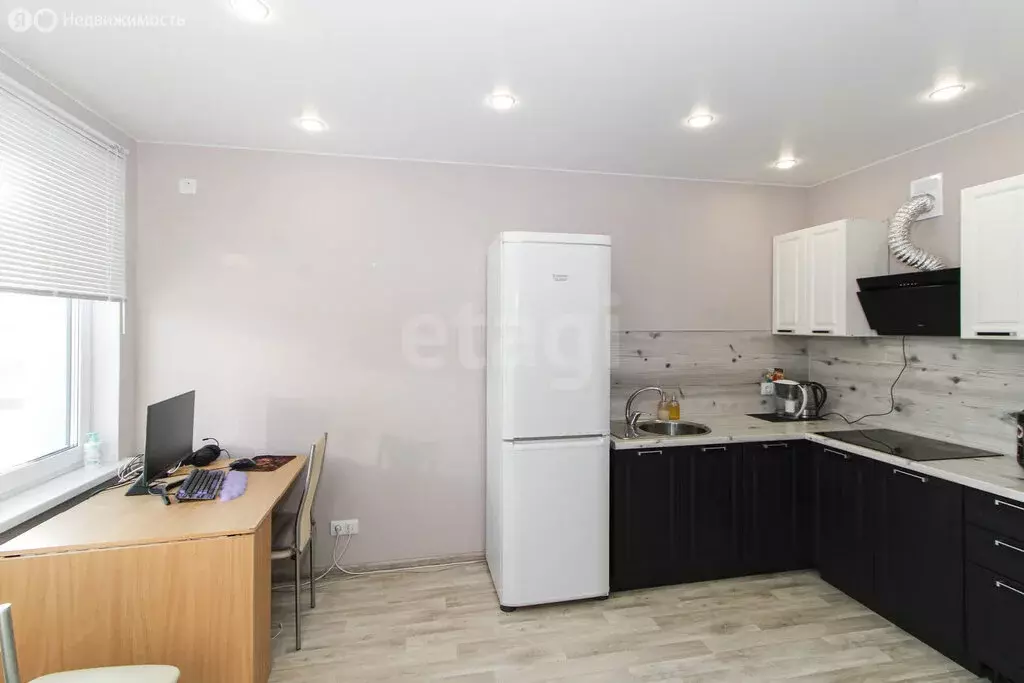 Квартира-студия: Тюмень, улица Анатолия Клиндюка, 6 (28.3 м) - Фото 2