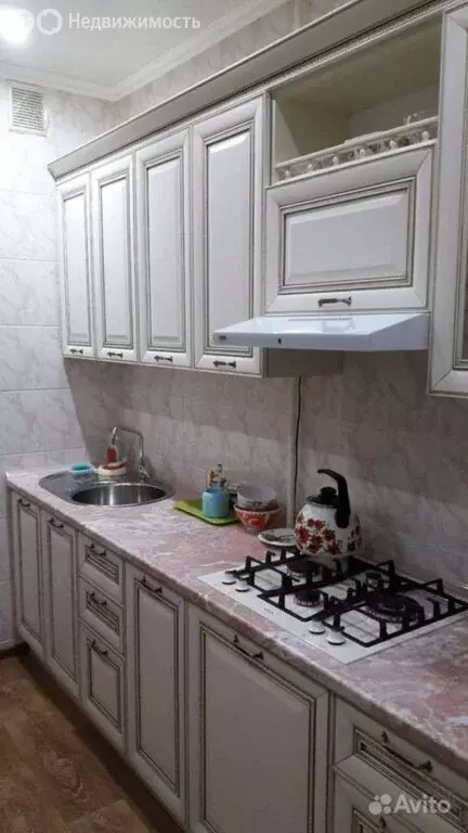 3-комнатная квартира: Астрахань, улица Баумана, 11к3 (75 м) - Фото 0