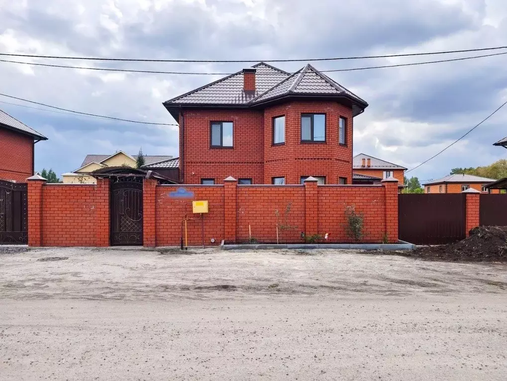 Дом в Тюменская область, Тюмень проезд Хоккейный (200 м) - Фото 1