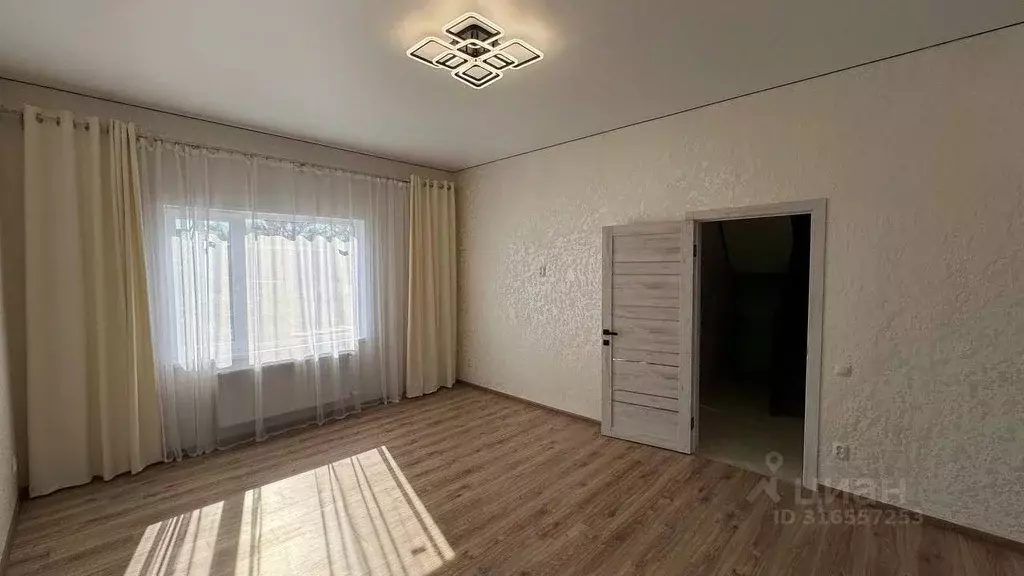 Дом в Крым, Ленинский район, с. Войково ул. Шоссейная, 74 (136 м) - Фото 0