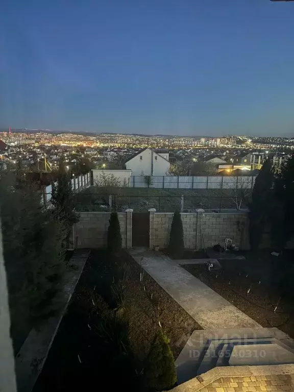 Дом в Крым, Симферопольский район, Молодежное пгт ул. Ягодная (120 м) - Фото 2