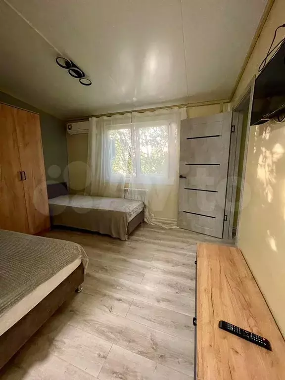 Комната 35 м, 1/2 эт. - Фото 1