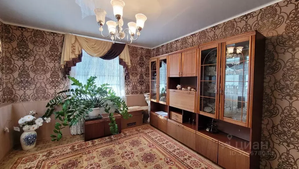 Дом в Оренбургская область, Новосергиевский район, с. Покровка ... - Фото 1