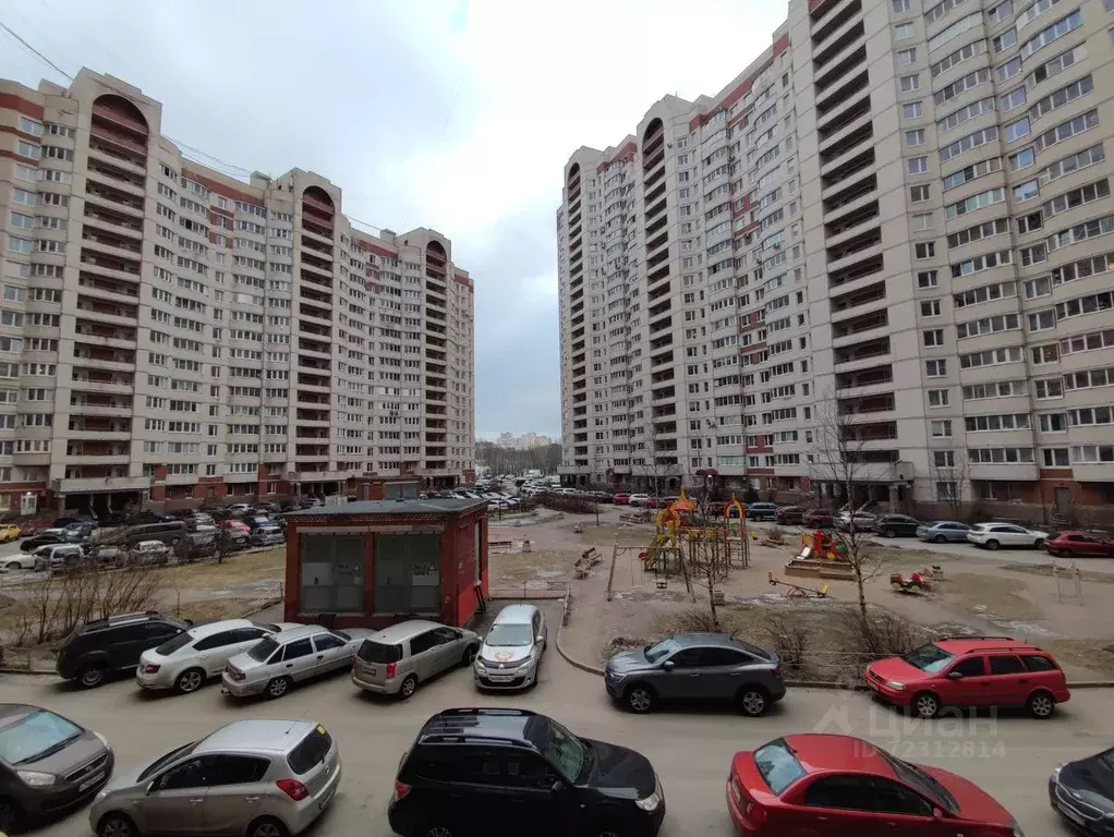 2-к кв. Санкт-Петербург ул. Латышских Стрелков, 15к3 (43.0 м) - Фото 0