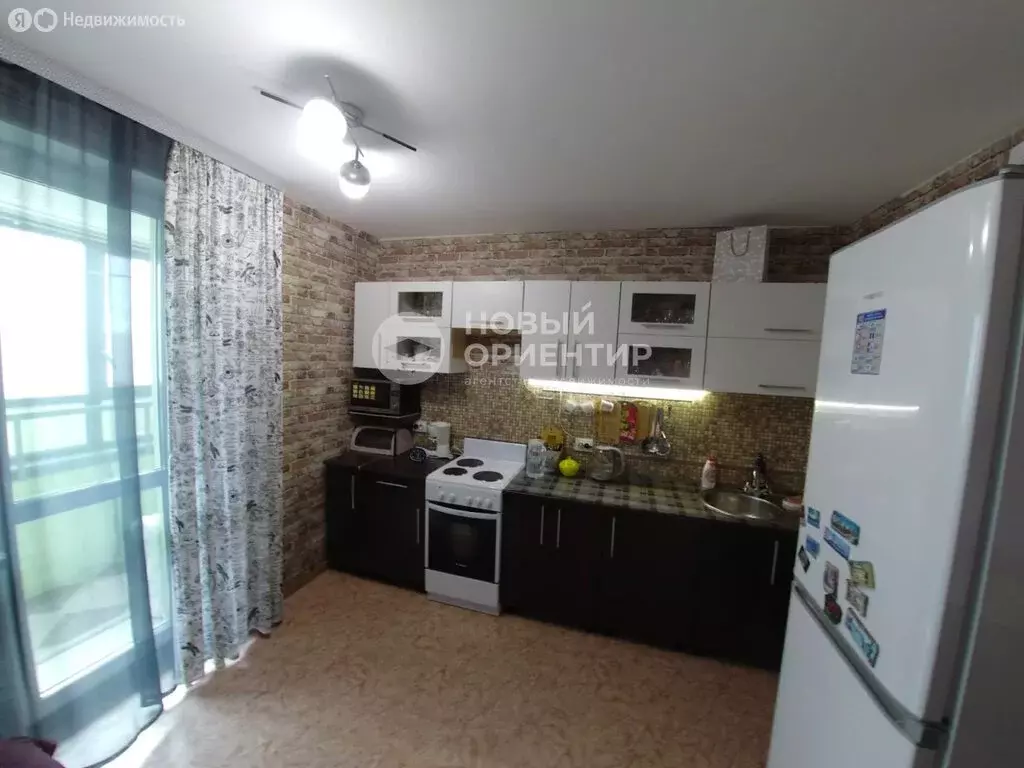 2-комнатная квартира: Верхняя Пышма, Успенский проспект, 20 (50.9 м) - Фото 1