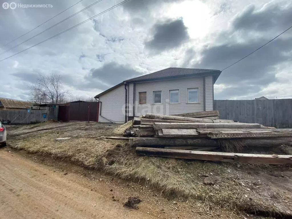 Дом в Зареченское сельское поселение, село Реутинское, Набережная ... - Фото 1