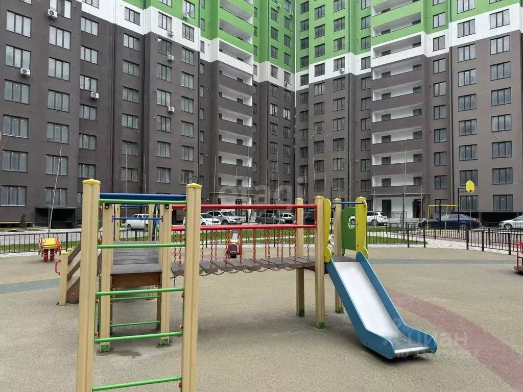 2-к кв. Дагестан, Каспийск ул. Михаила Ломоносова, 17Б (64.4 м) - Фото 0