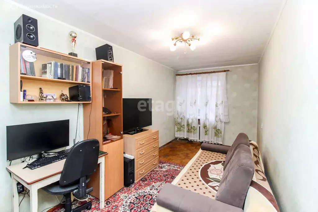 2-комнатная квартира: Тюмень, улица Ватутина, 16А (43.1 м) - Фото 0