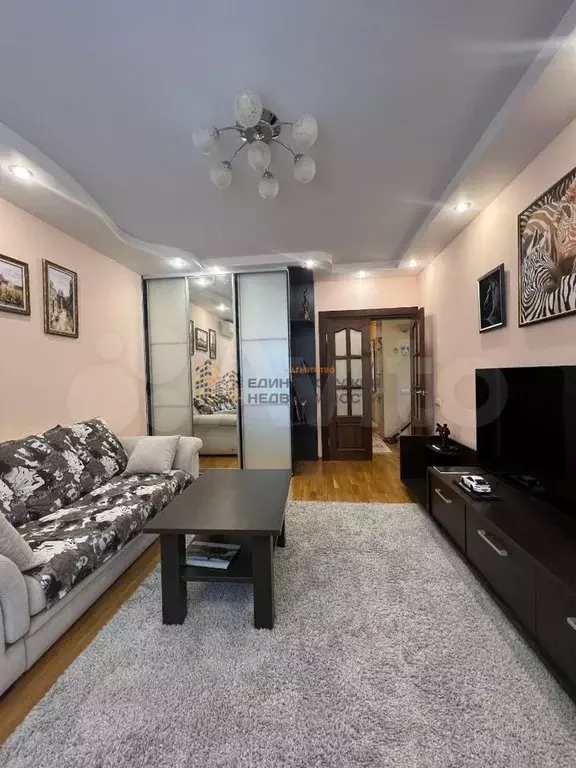 2-к. квартира, 70 м, 9/10 эт. - Фото 0