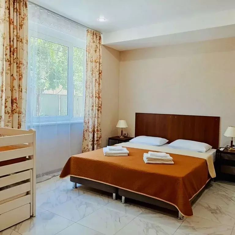 Комната Краснодарский край, Сочи Адлер жилрайон, ул. Лазурная, 1А - Фото 1