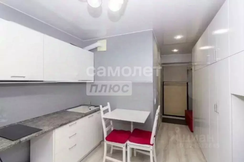 Студия Тюменская область, Тюмень ул. Новоселов, 117 (15.7 м) - Фото 1