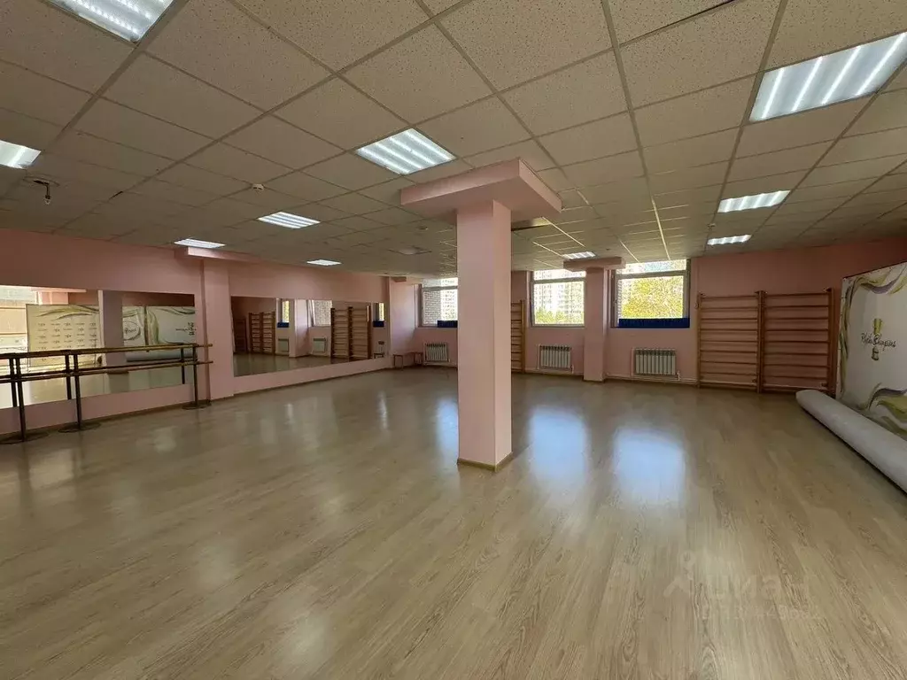 Помещение свободного назначения в Москва ул. Адмирала Руднева, 4 (125 ... - Фото 1