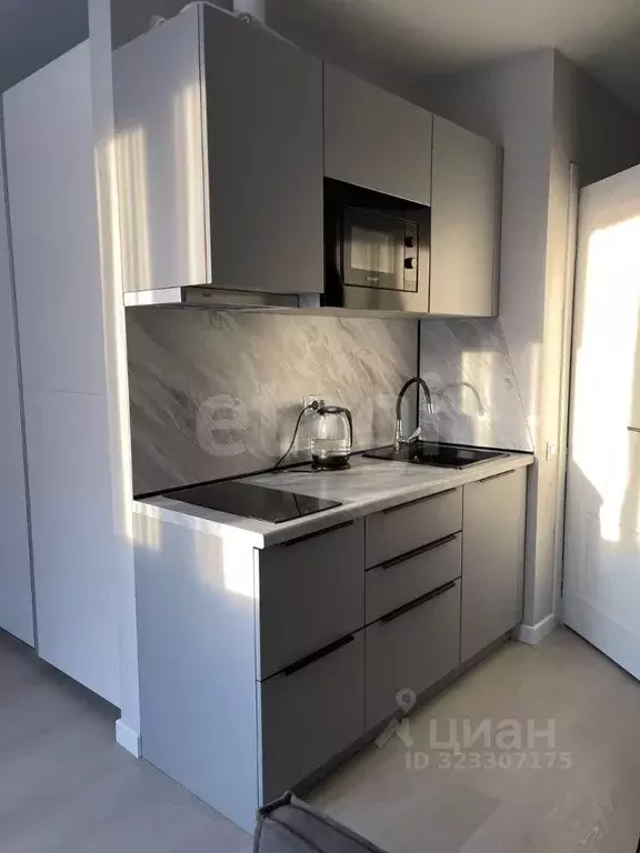 Студия Тюменская область, Тюмень ул. Новоселов, 90 (22.4 м) - Фото 1