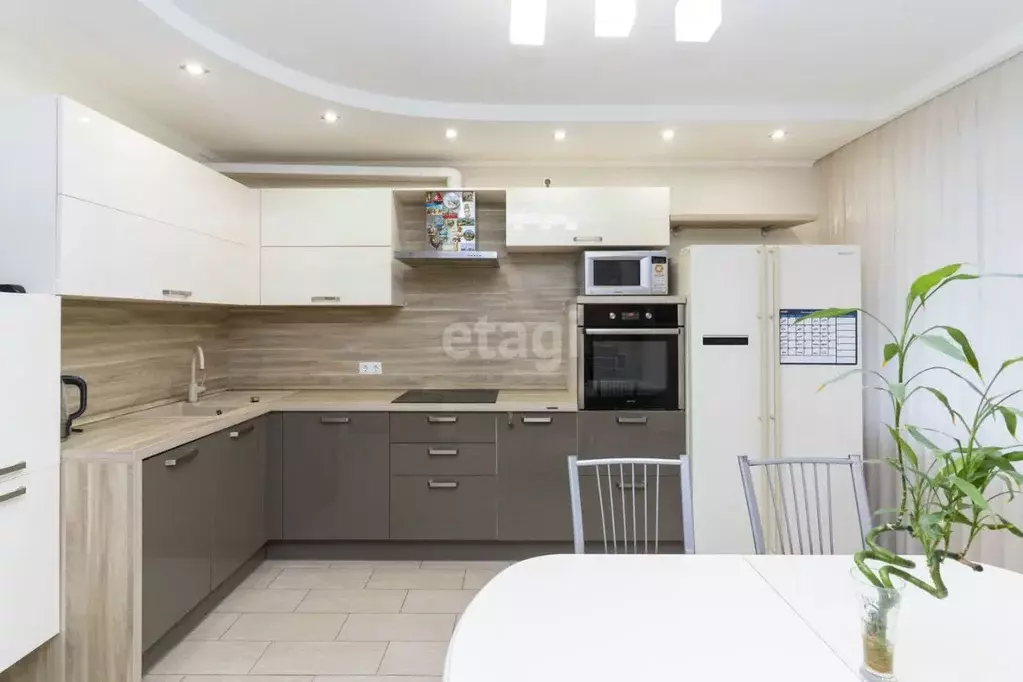 3-к кв. Тюменская область, Тюмень ул. Николая Семенова, 33к1 (90.0 м) - Фото 2