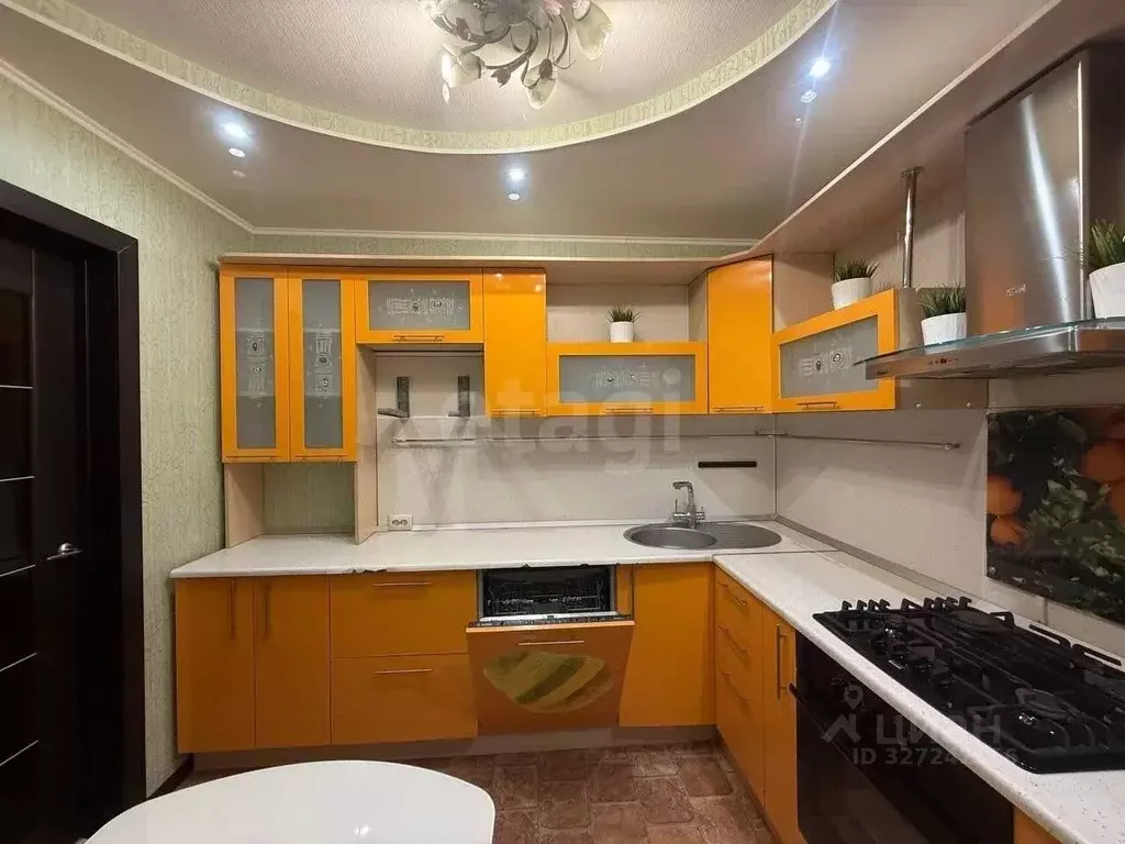 3-к кв. Ямало-Ненецкий АО, Новый Уренгой Советский мкр, 9/2 (65.5 м) - Фото 1