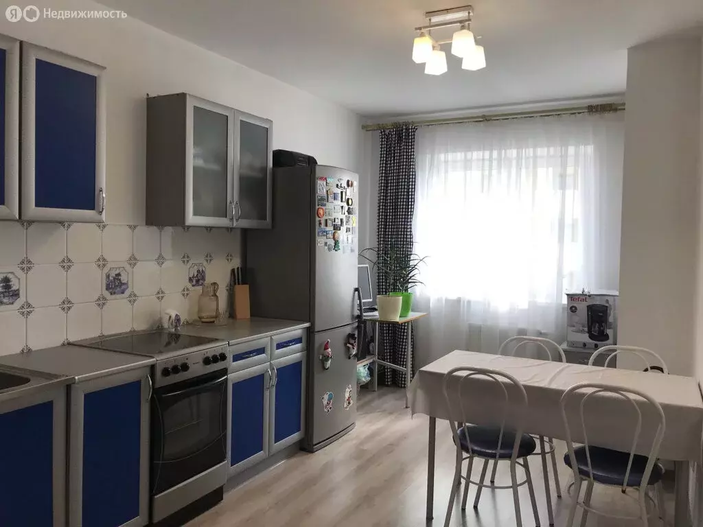 1-комнатная квартира: Верхняя Пышма, улица Александра Козицына, 12 ... - Фото 1