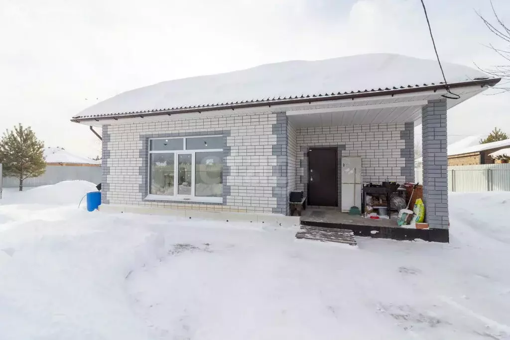 Дом в Тюменский муниципальный округ, деревня Ушакова, Праздничная ... - Фото 1