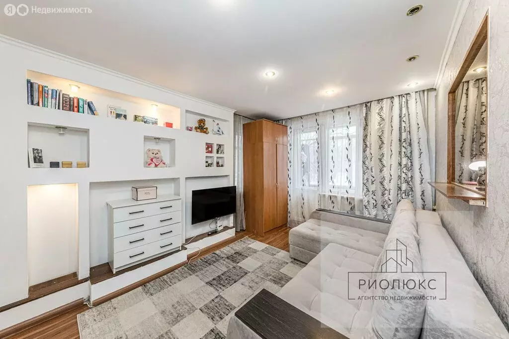 1-комнатная квартира: Челябинск, улица Молодогвардейцев, 70А (30 м) - Фото 1