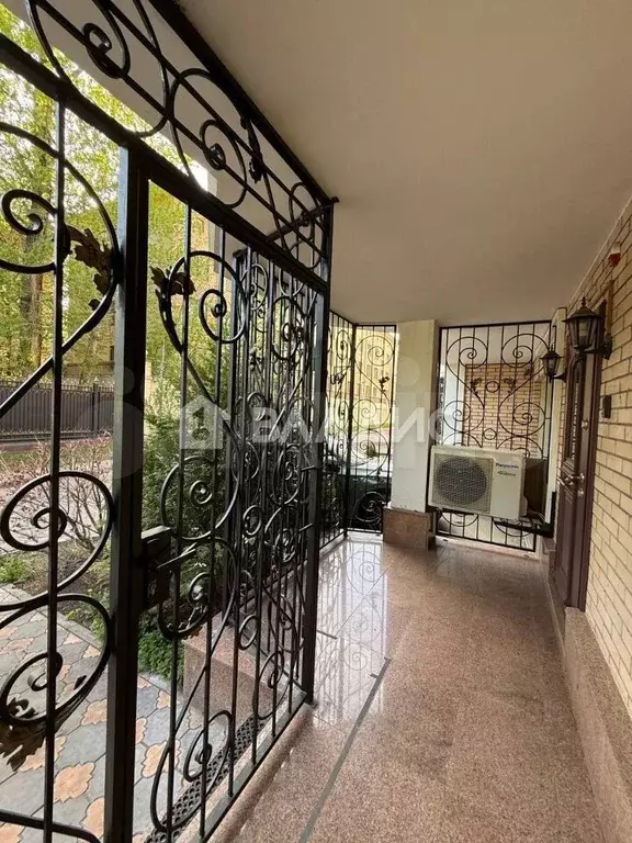 3-к. квартира, 220 м, 2/3 эт. - Фото 1