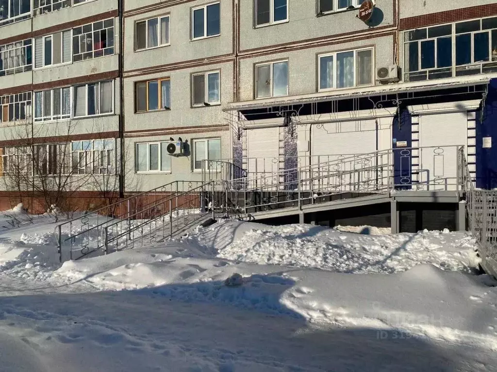 Помещение свободного назначения в Татарстан, Набережные Челны просп. ... - Фото 1