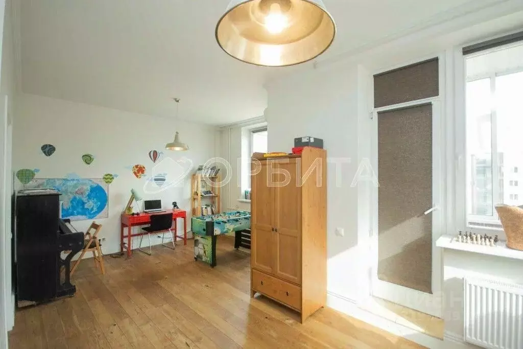 4-к кв. Тюменская область, Тюмень Фабричная ул., 5 (230.0 м) - Фото 1