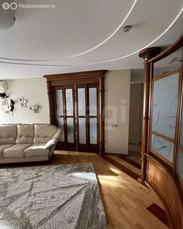 4-комнатная квартира: Омск, улица Маршала Жукова, 105 (140.6 м) - Фото 1