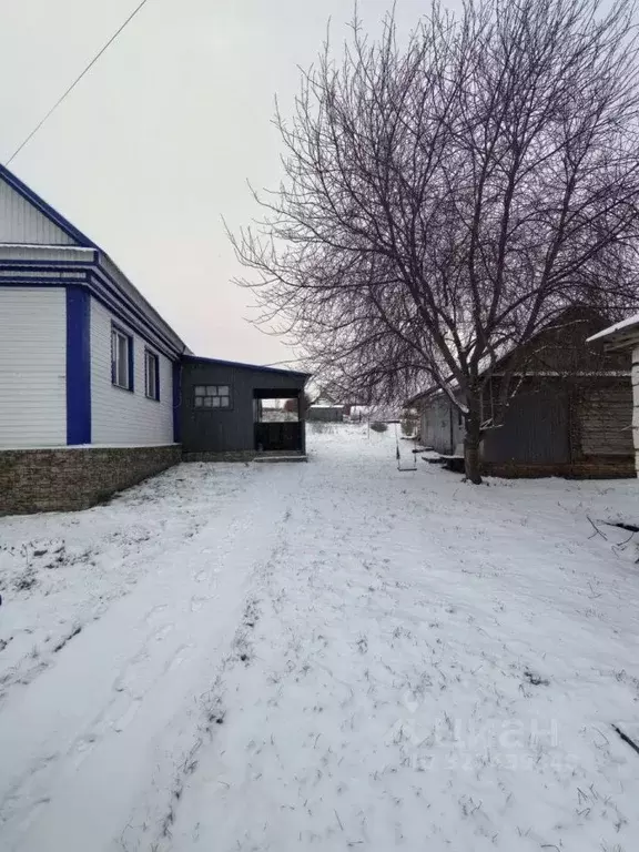 Дом в Башкортостан, Чишминский поссовет, Чишмы рп ул. ... - Фото 1