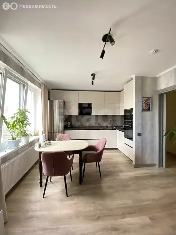 2-комнатная квартира: Тюмень, Тихий проезд, 6 (65.5 м) - Фото 1