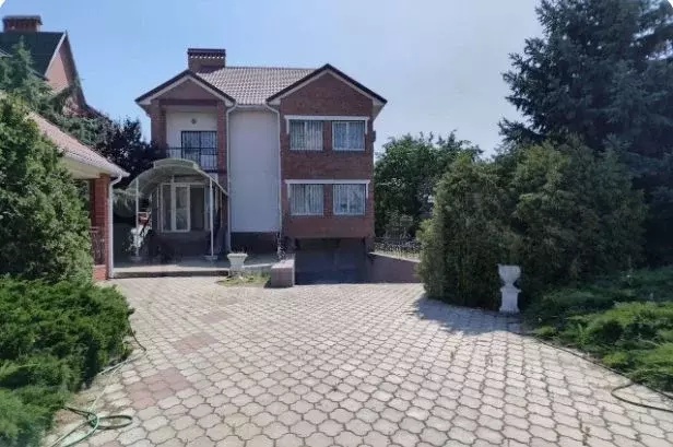 Дом в Ростовская область, Азов Азовский район, Дружный пер., 8 (285 м) - Фото 1