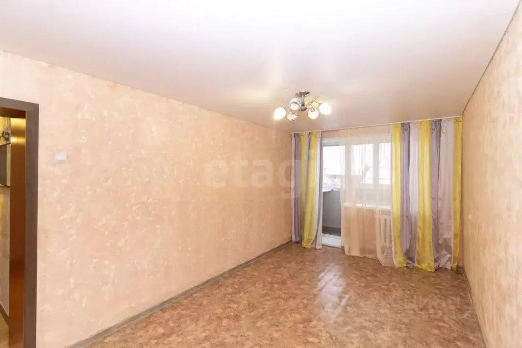 2-к кв. Тюменская область, Тюмень ул. Карла Маркса, 12 (43.8 м) - Фото 0