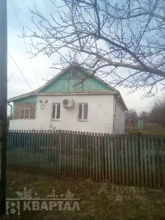 Дом в Краснодарский край, Крымский район, с. Молдаванское ул. ... - Фото 1