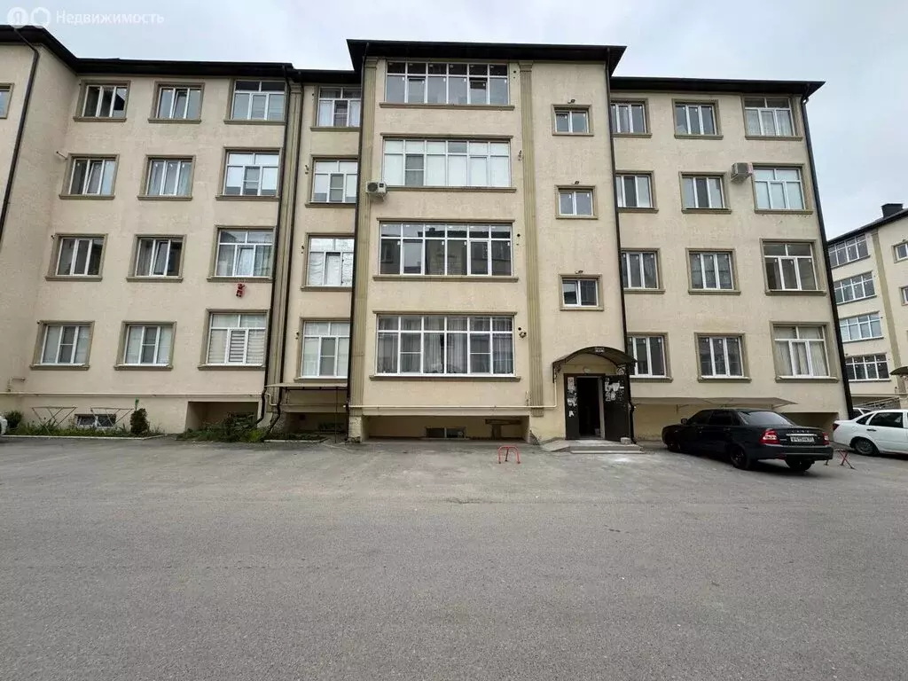 2-комнатная квартира: Нальчик, район Горная, Солнечная улица, 8к1 (67 ... - Фото 1