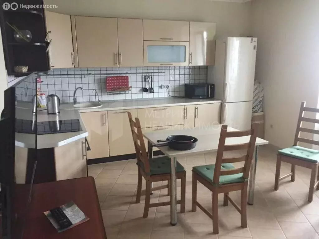 2-комнатная квартира: Тюмень, улица Елизарова, 12 (76.5 м) - Фото 1