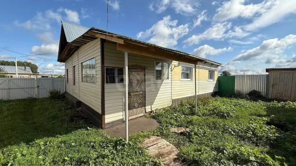 Дом в Башкортостан, Бирский район, Старобазановский сельсовет, с. ... - Фото 1
