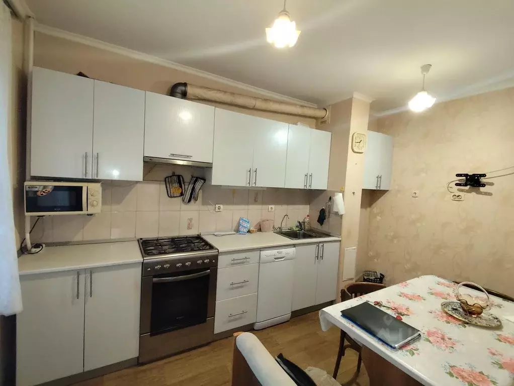 3-к кв. Саратовская область, Саратов ул. 2-я Электронная, 8 (65.0 м) - Фото 2