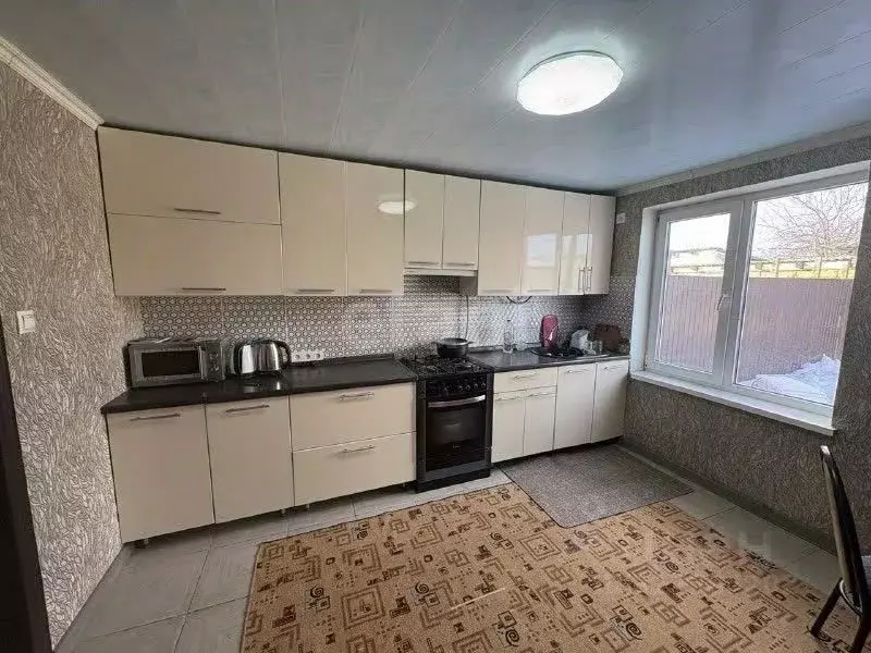 Дом в Белгородская область, Корочанский район, Шеинское с/пос, с. ... - Фото 2