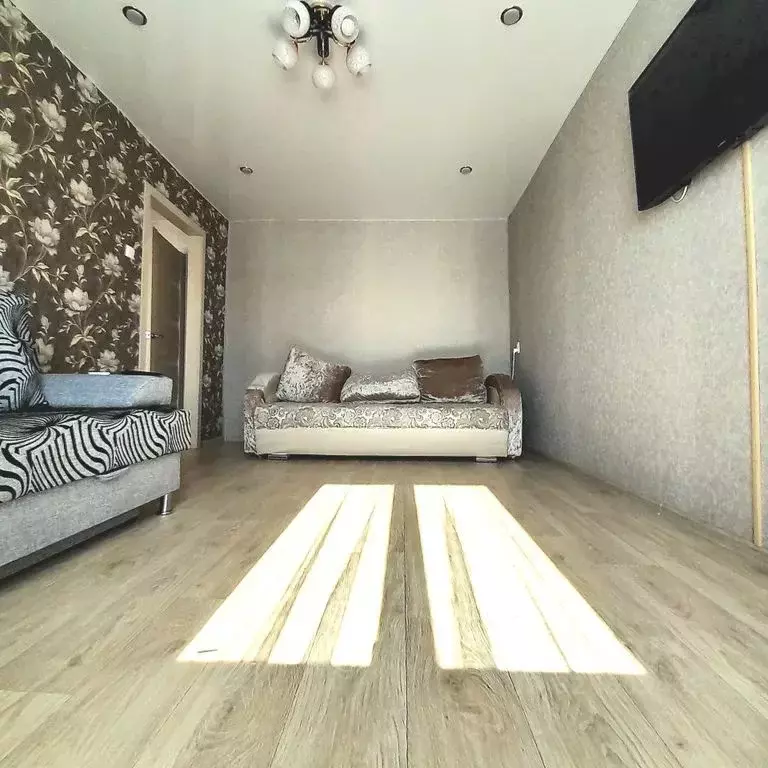 2-к кв. Челябинская область, Верхний Уфалей ул. Ленина, 162 (50.0 м) - Фото 1