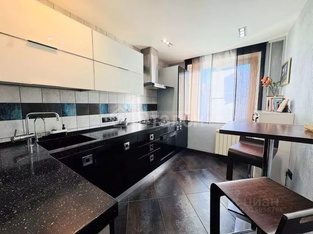 2-к кв. Волгоградская область, Волгоград Семь Ветров мкр, ул. ... - Фото 1