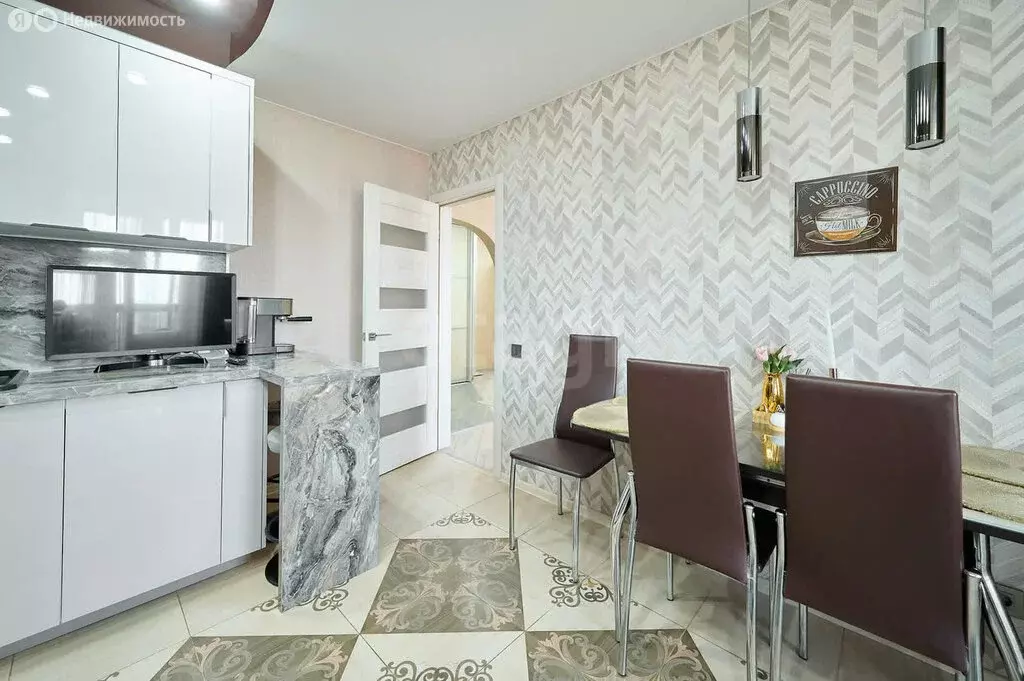 3-комнатная квартира: Псков, улица Крестки, 7 (67.5 м) - Фото 0