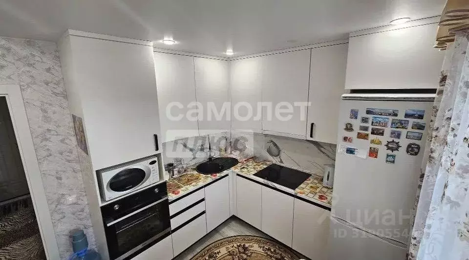 1-к кв. Тюменская область, Тюмень ул. Валентины Трофимовой, 13 (40.9 ... - Фото 0