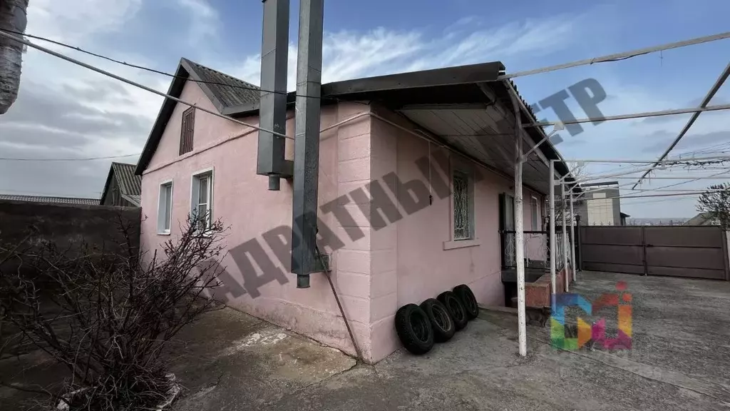 Дом в Калмыкия, Элиста Кирбазарная ул. (168 м) - Фото 1